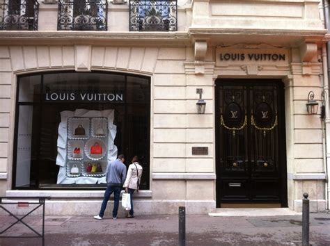 rue grignan marseille louis vuitton|Magasin Louis Vuitton Marseille .